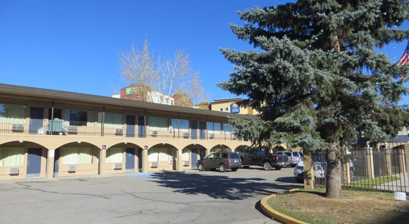 Super 8 Calgary Village Zewnętrze zdjęcie